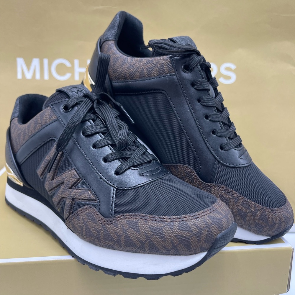 Michael Kors MADDY TRAINER MK SIG SM/MK PATCH
49F1MAFS1B Athletic Sneakers
Brown - Picture 4 of 16